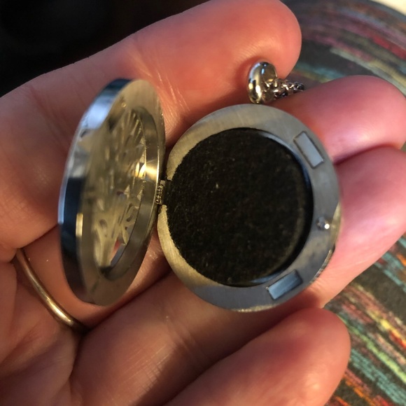 Essential Oils necklace. - Picture 3 of 4